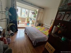 █公园旁边，梨花苑2楼精装客厅带窗，88平宽敞3室，急售