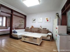 █盛隆C区2楼，精装3室86平带外开门小房，拎包入住，价可议
