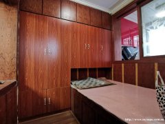 █盛隆C区2楼，精装3室86平带外开门小房，拎包入住，价可议