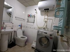 █盛隆C区2楼，精装3室86平带外开门小房，拎包入住，价可议